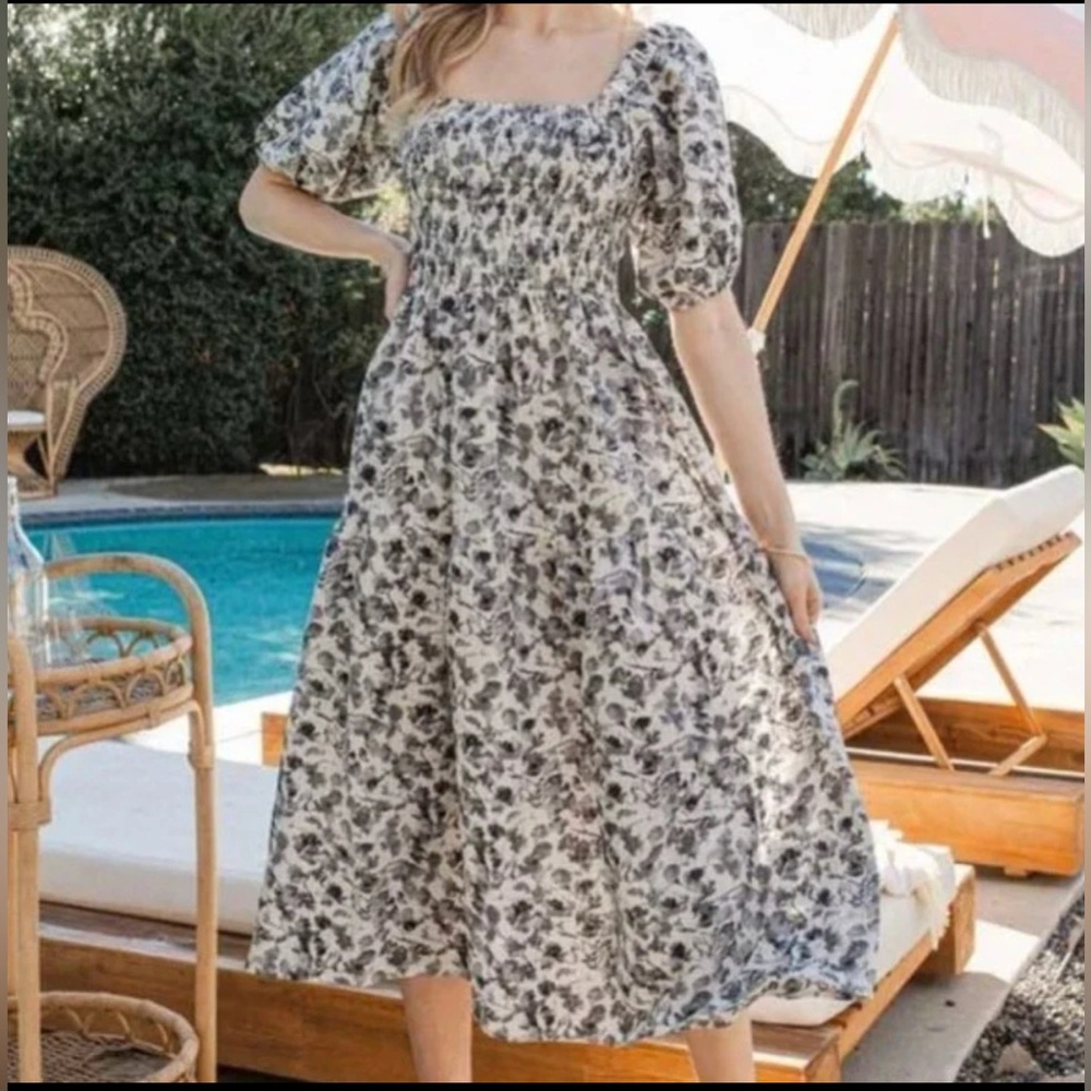 Oddi Women’s Puff Sleeve Smocked Tiered Midi Dress in Blue & White Floral XL - Picture 2 of 8